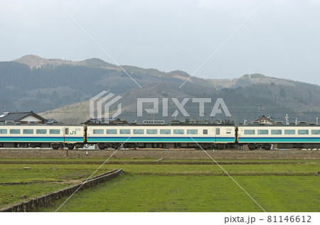 北陸本線 石動-福岡 JR東日本 485系 T13編成 ② モハ484-1041(新潟) 山側 北陸本線 石動-福岡 JR東日本 485系 T13編成 ② モハ484-1041(新潟) 山側 81146612