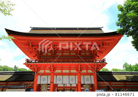 世界遺産　下鴨神社　楼門 81146671