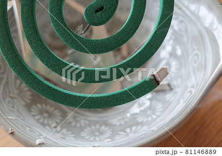 蚊取り線香 81146889