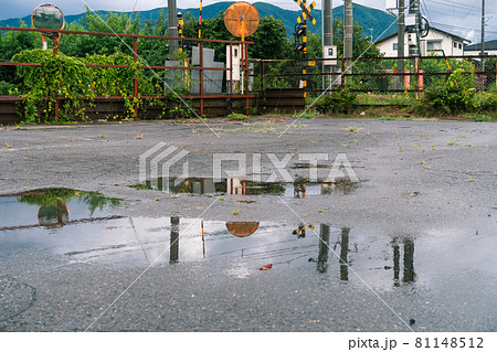 雨の日の情景 81148512