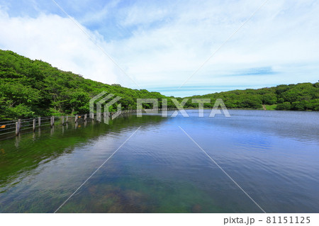 山 湖 風景 81151125