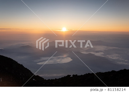 富士山御鉢巡りの風景 81158214