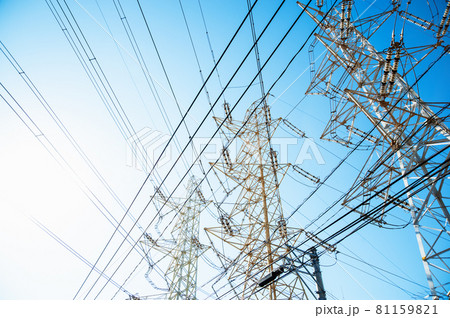 高圧電線と鉄塔と青空と太陽 高圧電線と鉄塔と青空と太陽 81159821