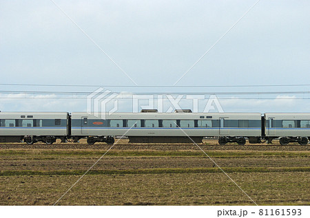 北陸本線　美川ー加賀笠間　JR西日本　681系　W02編成　④　サハ681-208（金沢）　山側 81161593