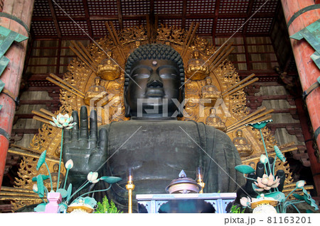 東大寺大仏殿の廬舎那仏、奈良大仏の御尊顔を拝すの写真素材 [81163201] - PIXTA