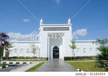 SEREMBAN, MALAYSIA -NOVEMBER 13, 2016: Al Hussain Mosque at Seremban 2, Negeri Sembilan, Malaysia.  81163954