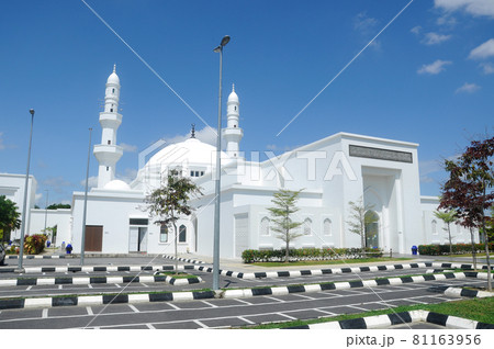 SEREMBAN, MALAYSIA -NOVEMBER 13, 2016: Al Hussain Mosque at Seremban 2, Negeri Sembilan, Malaysia.  81163956