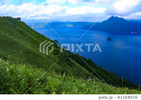 北海道の夏 摩周湖第三展望台からの景色 摩周湖 北海道の夏 摩周湖第三展望台からの景色 摩周湖 81168056
