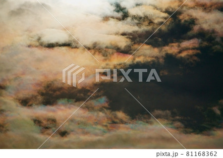 朝空と彩雲 81168362