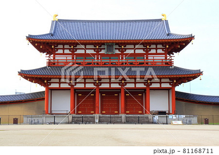 平城京跡の朱雀門 81168711