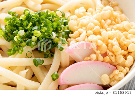 ぶっかけうどんのアップ。 ぶっかけうどんのアップ。 81168915