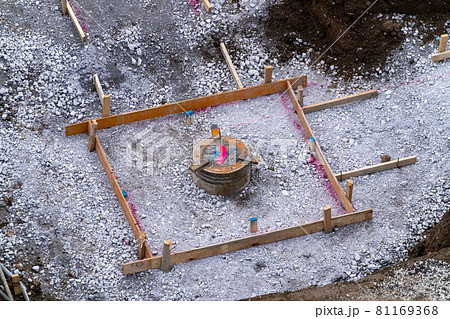 基礎型枠　捨てコン　杭頭処理 81169368