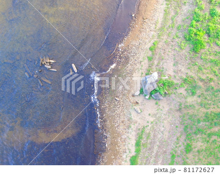 猪苗代湖 湖畔の風景〜ドローンで空撮（福島県会津若松市湊町大字赤井字屋敷） 81172627