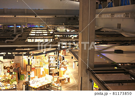 展示会場の設営 81173850