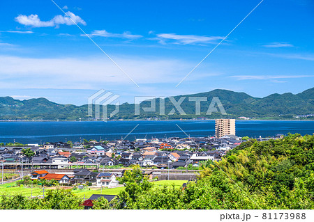 《島根県》宍道湖の湖畔・玉造温泉駅をのぞむ 81173988