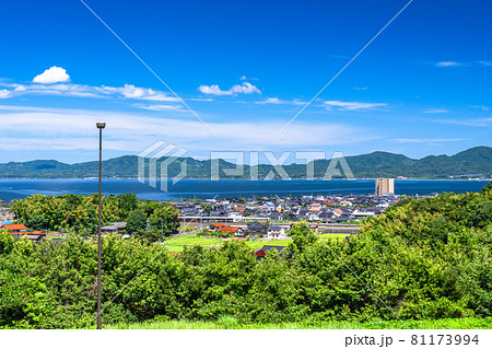 《島根県》宍道湖の湖畔・玉造温泉駅をのぞむ 《島根県》宍道湖の湖畔・玉造温泉駅をのぞむ 81173994