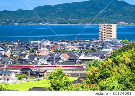 《島根県》宍道湖の湖畔・玉造温泉駅をのぞむ 81174001