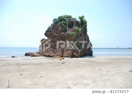 弁天島（稲佐の浜／島根県出雲市大社町） 81174257