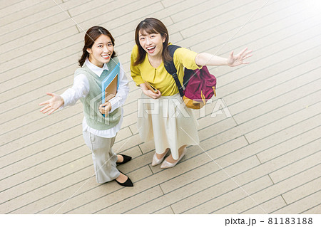 大学生　学校　女性　撮影協力：LINK FOREST 81183188