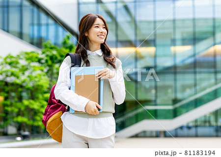 大学生 女性 撮影協力:LINK FOREST 大学生 女性 撮影協力:LINK FOREST 81183194