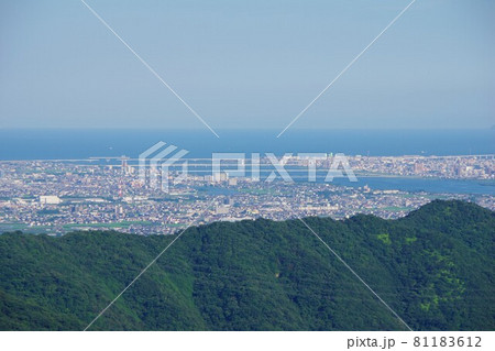 徳島県板野町　あせび公園展望台から徳島市街を望む 81183612