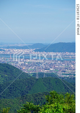 徳島県板野町　あせび公園展望台から徳島市街を望む 81183625