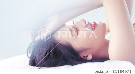 Woman beauty 81184971