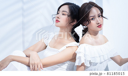 Two Women beauty Two Women beauty 81185015