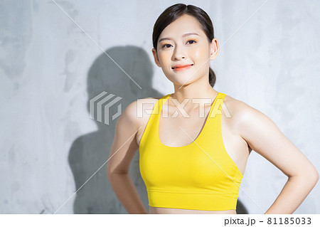 Woman fitness 81185033