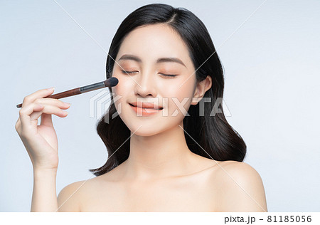 Woman beauty 81185056