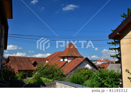 フランス・アヌシー、上から見下ろした旧市街の建物の赤い屋根、2021年7月29日撮影 フランス・アヌシー、上から見下ろした旧市街の建物の赤い屋根、2021年7月29日撮影 81193312