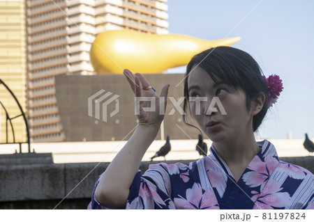 浴衣女性　浅草 81197824