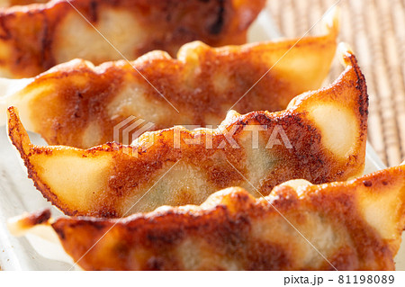焼き餃子。 81198089