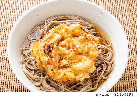 かき揚げ天ぷらそば。 81198193