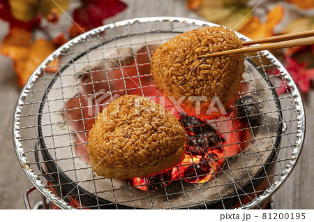 焼きおにぎり　おにぎり 81200195