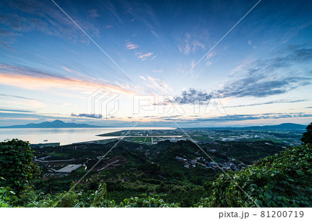 河内のナルシスト丘から見える夕焼け普賢岳有明海の海に染まる夕日 河内のナルシスト丘から見える夕焼け普賢岳有明海の海に染まる夕日 81200719