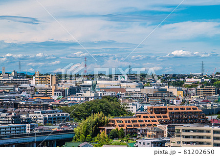 日本の横浜都市景観 夏のたまプラーザ駅方面などを望む 81202650