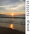 《インドネシア》バリ島 クタビーチの夕日 81203216