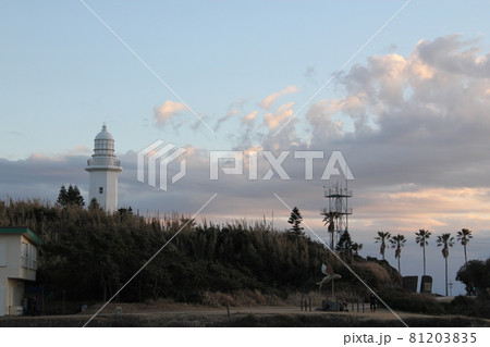 白浜・野島崎灯台の夕景 81203835
