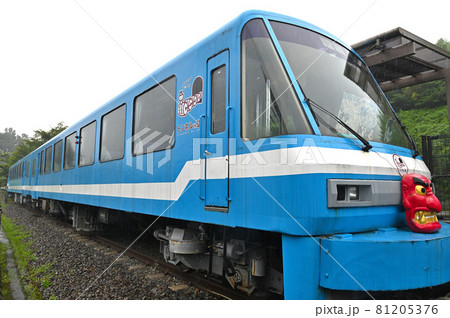 トンネルの駅に静態保存された気動車 トンネルの駅に静態保存された気動車 81205376