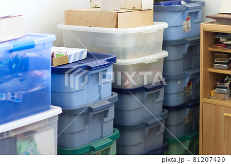 片付け作業6 81207429