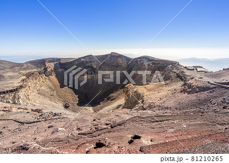日本最高峰の富士山、山頂火口の大パノラマ（静岡県富士宮市）※作品コメント欄に撮影位置 81210265