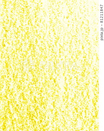 画面一面オイルパステルで縦方向に塗られた背景イラスト/黄色 背景素材 縦 81211847