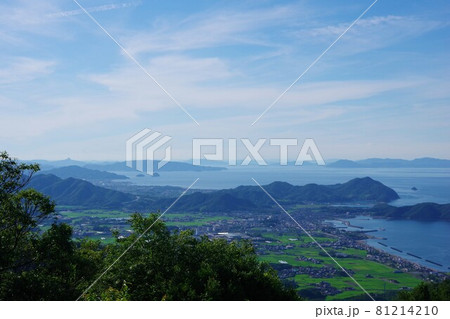 徳島県板野町 大坂峠展望台からさぬき市・小豆島方面を望む 徳島県板野町 大坂峠展望台からさぬき市・小豆島方面を望む 81214210