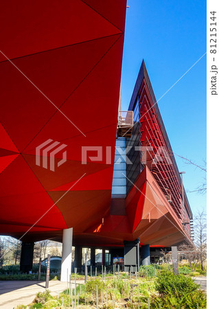 パリのケ・ブランリー博物館　Musée du quai Branly 81215144