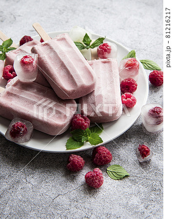 Homemade raspberry ice cream 81216217