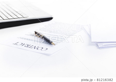 close up.pen and legal papers on the businessman's desktop close up.pen and legal papers on the businessman's desktop 81216382