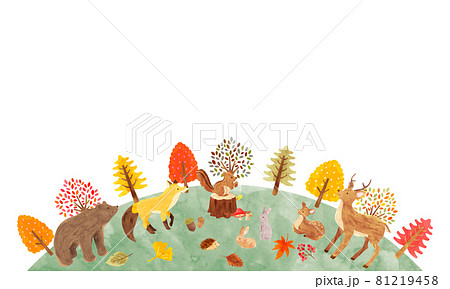 秋の森に集まるかわいい動物たちのイラスト 手描き水彩画 01のイラスト素材