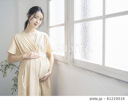 妊婦イメージ　マタニティフォト 81220016