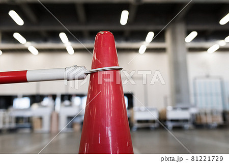 巨大な倉庫 巨大な倉庫 81221729